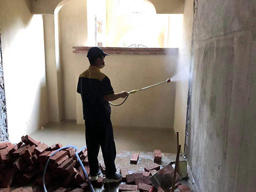 中山朗润园别墅装修白蚁防治施工现场2